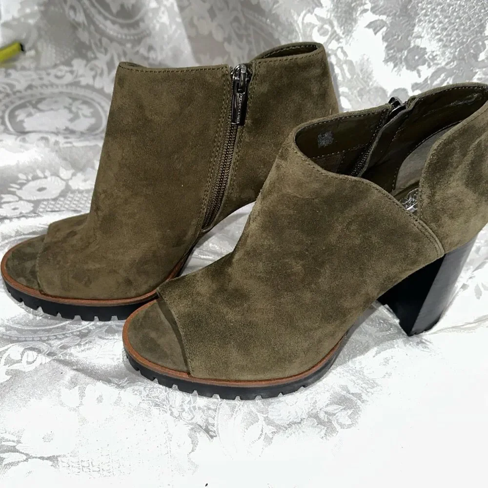 Vince Camuto Boots Womens 7  M Bootie Olive Green Peep Toe  Heels
